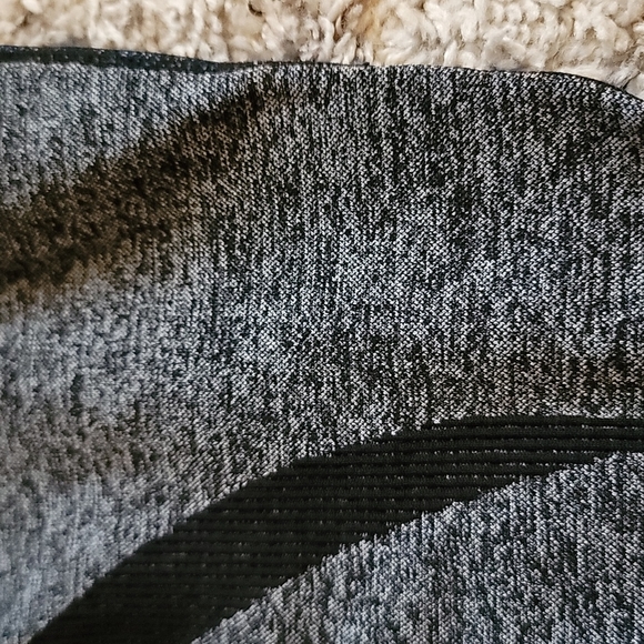 Fabletics Capris - Picture 2 of 7